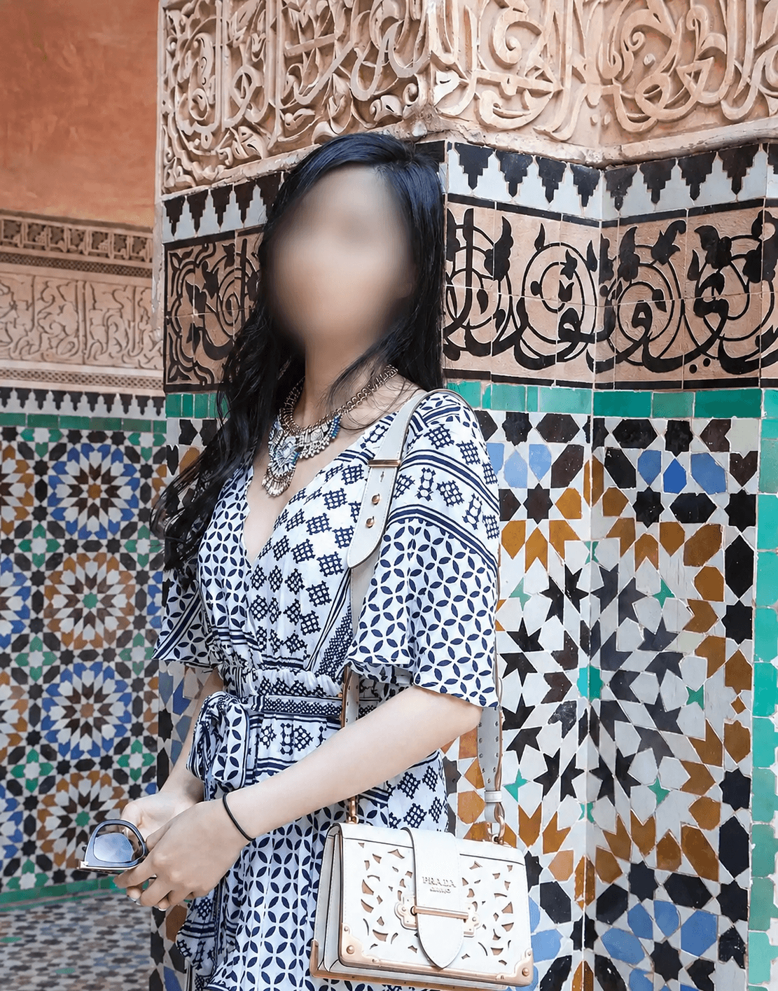 Les Meilleures Couleurs à Porter pour un Shooting Photo au Palais Bahia de Marrakech